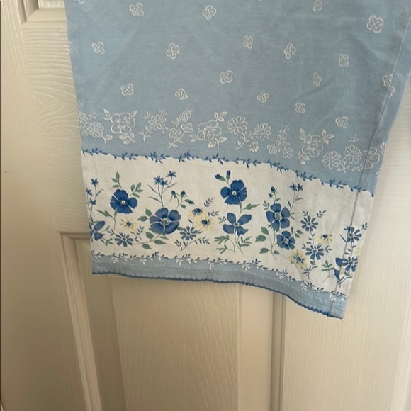 Classic Elements Blue Floral Pajama Set - Picture 3 of 16